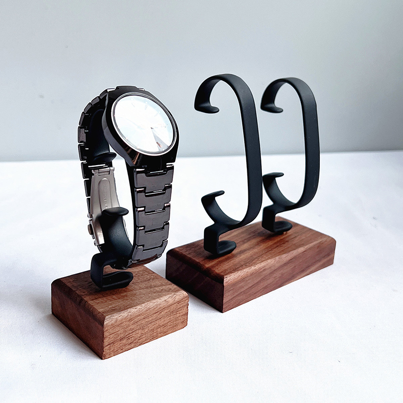 Soporte de reloj en forma de C - Jewelry And Watches Inc reseña y precio