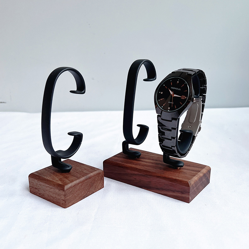 Soporte de reloj en forma de C - Jewelry And Watches Inc reseña y precio